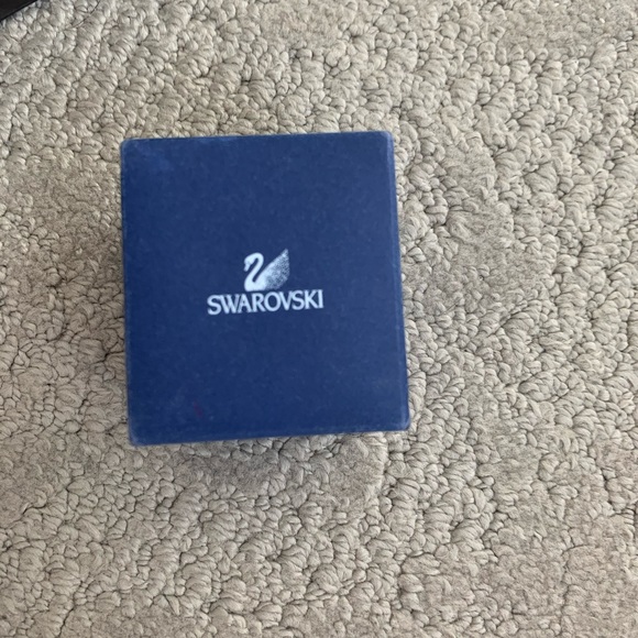 Swarovski Blue Crystal Cocktail Ring - Picture 3 of 3